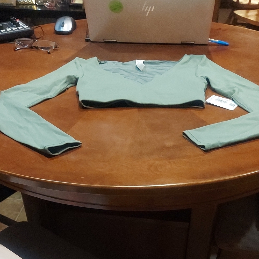 Women's Green Long Sleeve Top
